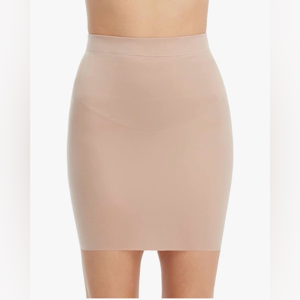SPANX Half Slip - Breathable Body Shapewear - Medium Compression